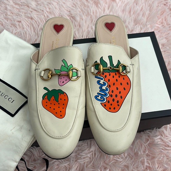 Wmn’s Gucci Princeton Strawberry Mules - Picture 3 of 13